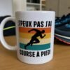 idee-cadeau-mug-course-a-pied-j-peux-pas-j-ai-course-a-pied-idee-cadeau-5622 Mug J’peux pas j’ai course à pied – sprinteur sur rayures vintage