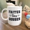 Mug Faites des gosses – style collège noir avec traits de pinceau