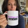 Mug Bordélique pro mode activé – script violet et bandeau noir