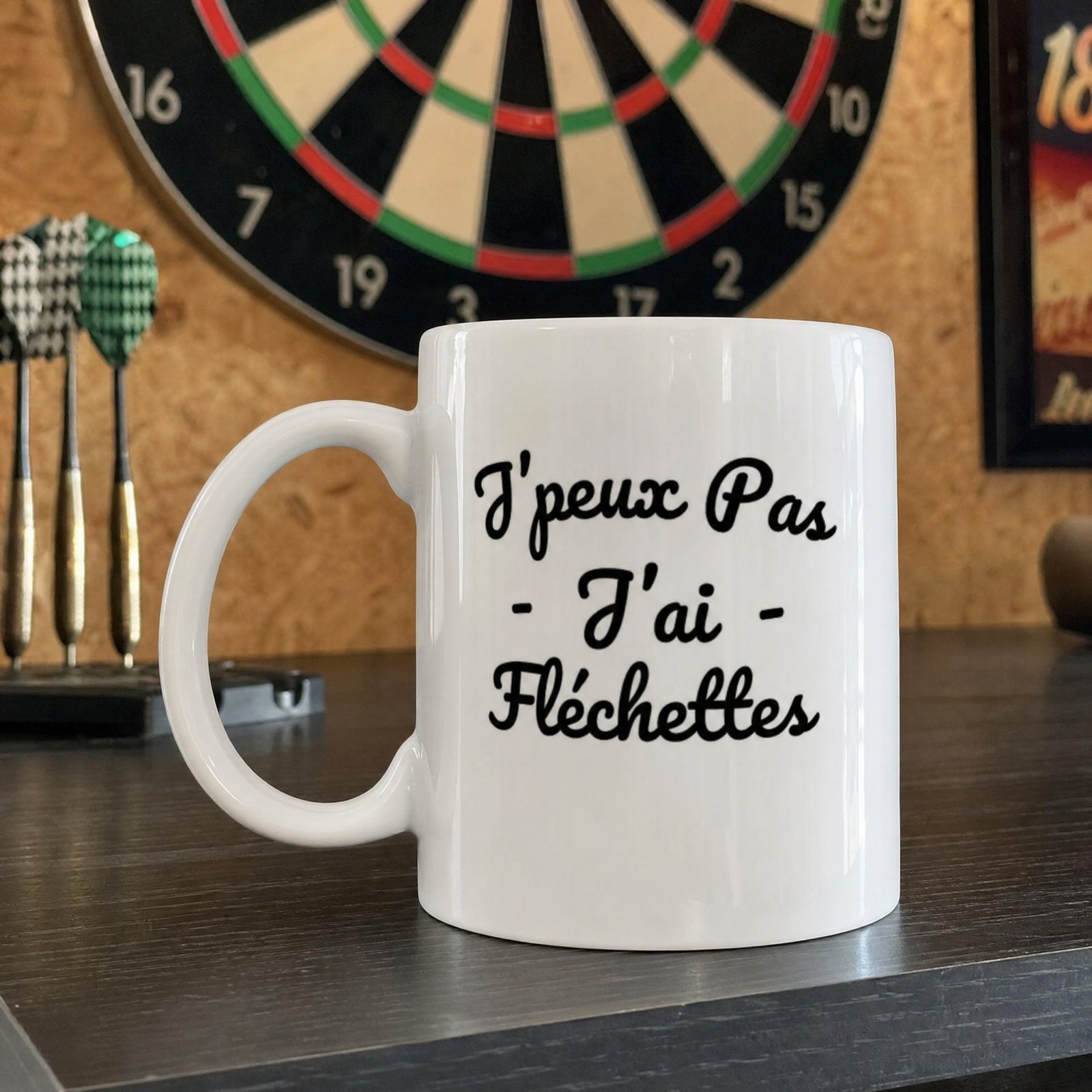 idee-cadeau-mug-flechettes-j-peux-pas-j-ai-flechettes-idee-cadeau-7564 Mug Fléchettes J’peux pas j’ai fléchettes – calligraphie cursive